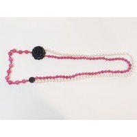 Collana due fili in radice di rubino e  con rosa in onice