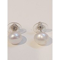 Orecchini con perla vera  diametro mm 11, chiusura in argento
