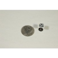 piercing con zircone incastonato